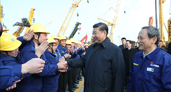 الرئيس الصين سي يتفقد شوقونغ في الثاني عشر ديسمبر.