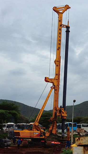 XCMG Rotary drilling rig worki...