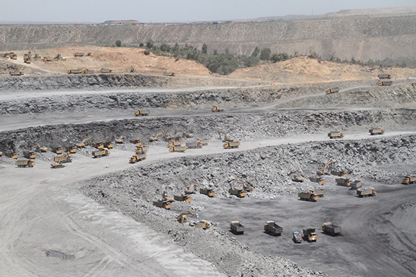 徐工成套矿山设备施工作业场景