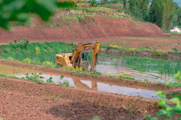 建设“巴渝粮仓”，徐工挖机我在行（háng）！