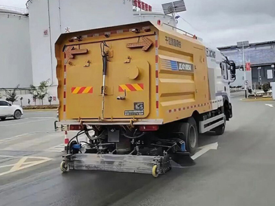 滤芯总堵？寿命太短？XLQ1005A干湿分离吸扫车，专治厂区高粉尘“顽疾”