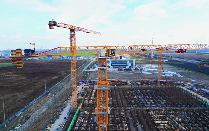 徐工大吨位群塔助建如东100MWh重力储能项目