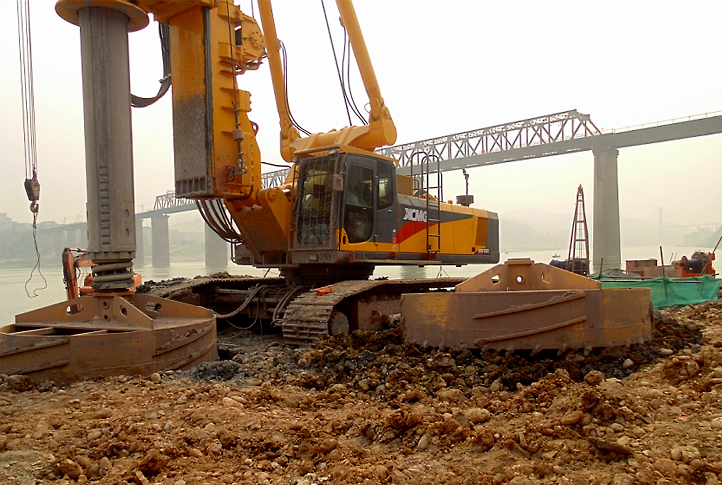 2013年3月徐工XRS1050旋挖钻机在新白沙沱长江大桥创亚洲3.2米大直径桩孔新纪录