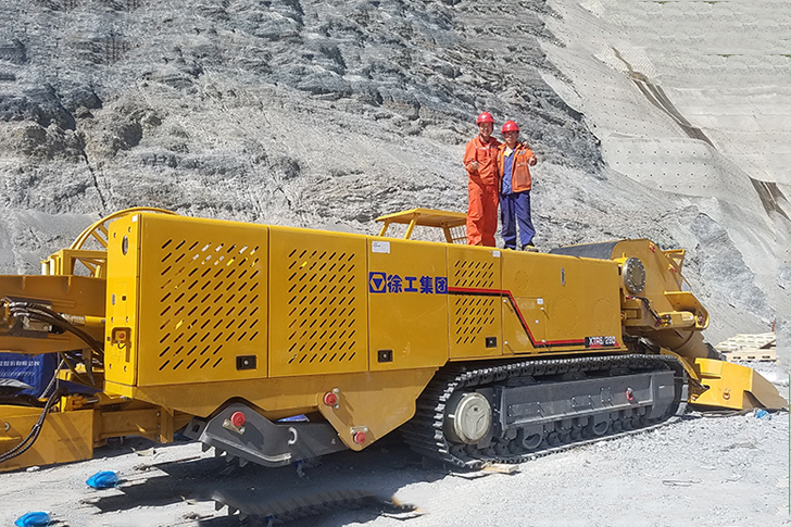 2018年6月徐工XTR6280在吉尔吉斯坦公路隧道施工