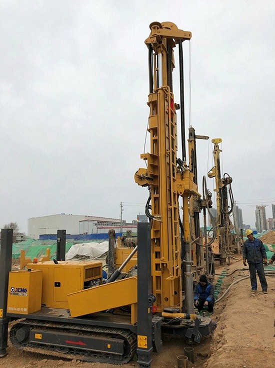 2018年5月徐工XSL7350水井钻机在济南施工