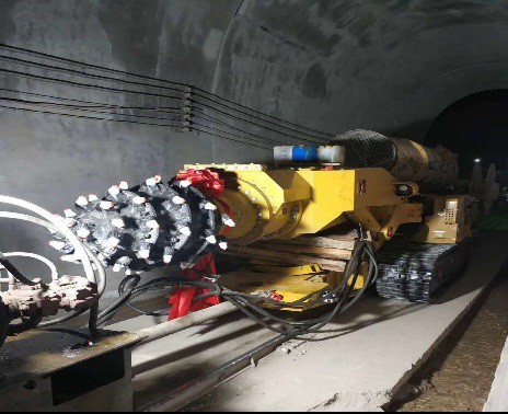 2019年6月徐工隧道掘进机征战“世界最难修铁路”大瑞铁路隧道建设