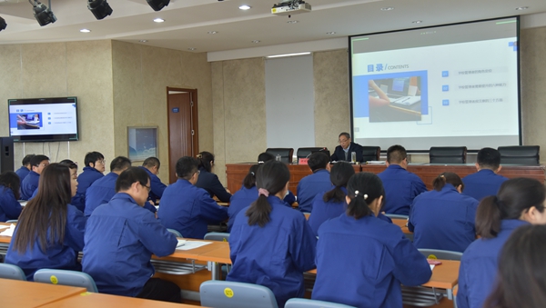 学院邀请钟明煊教授作教师职业能力提升专题讲座