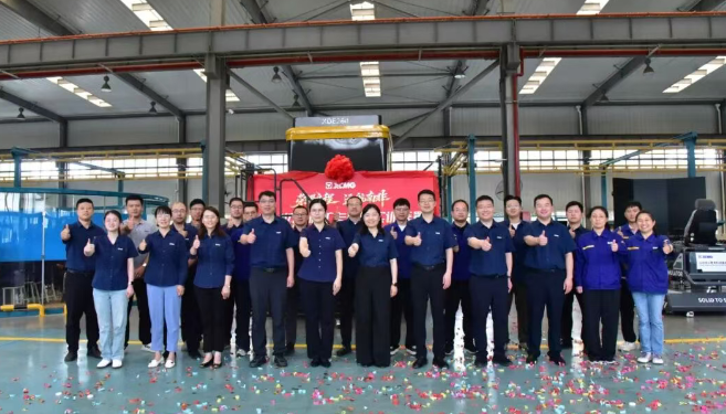 徐工首台仿形版矿卡智能实训装置发车，为“智教同行”按下加速键